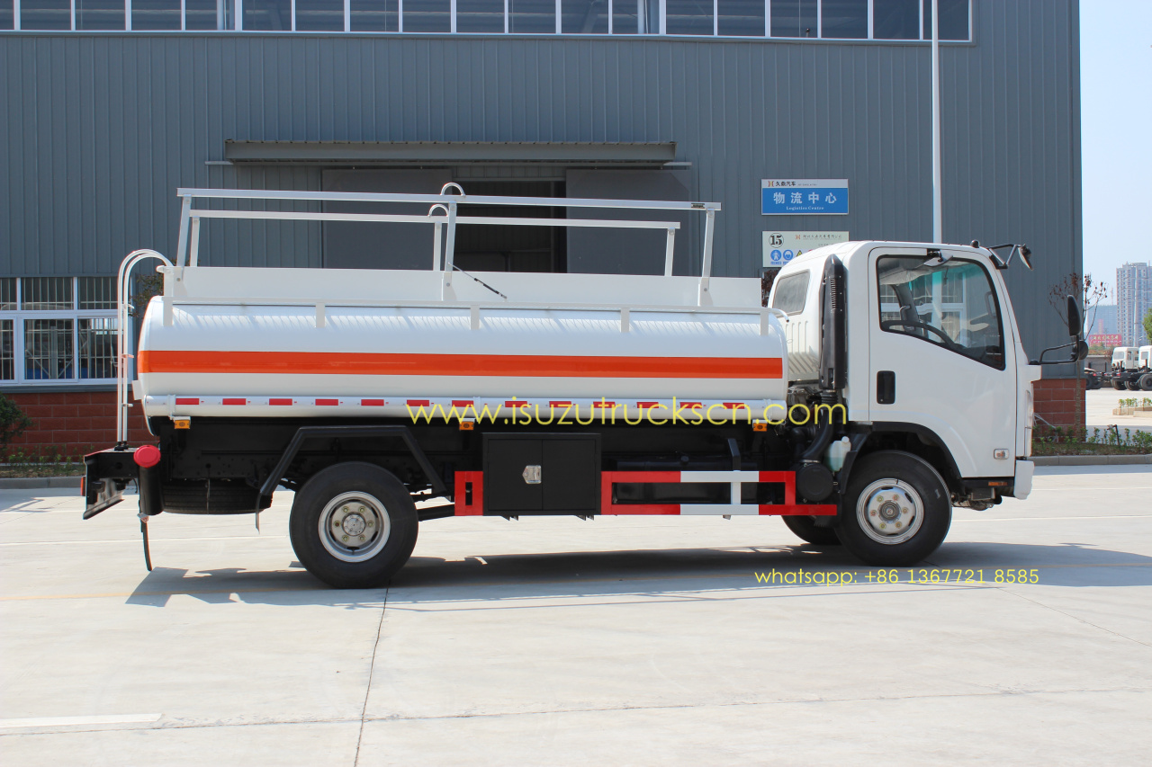 Camión cisterna de combustible diésel gaoline Isuzu 5000L NPR ELF camión cisterna de aceite
