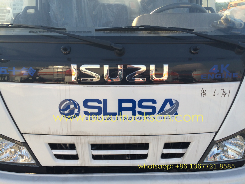 Camión portacoches con plataforma de auxilio de retroceso Isuzu de 5 toneladas