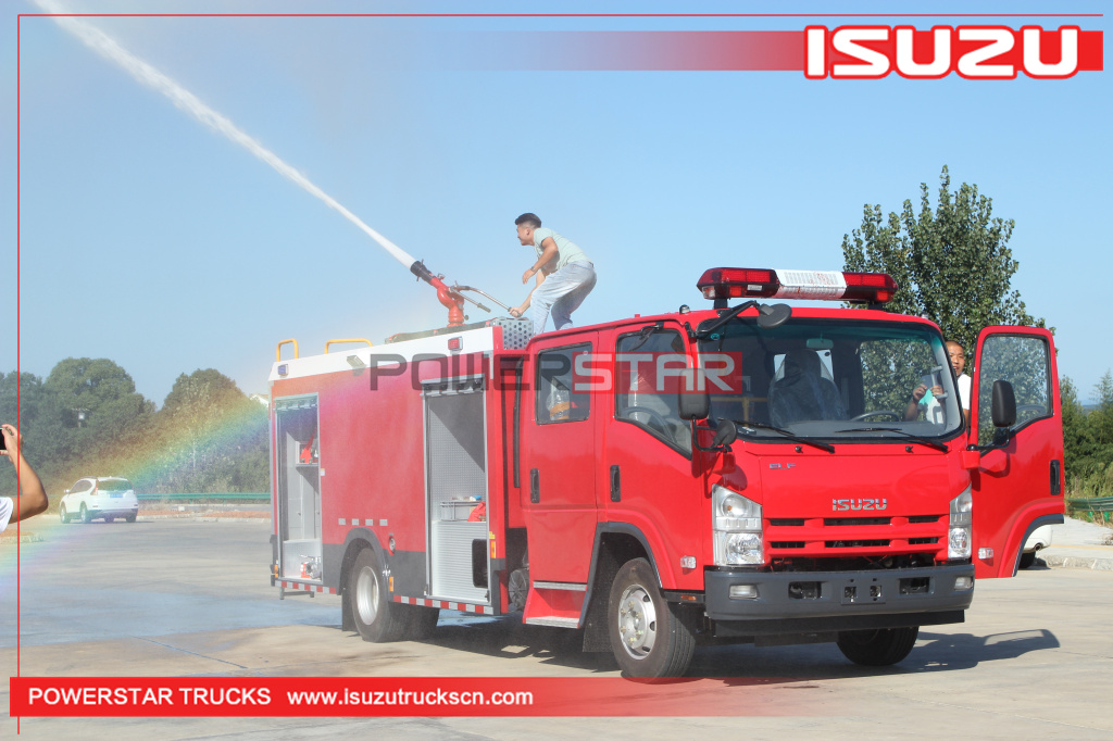 Camión de bomberos del agua 4X2 del coche de bomberos de la espuma del agua de la emergencia del escape del rescate del ELF de Camboya ISUZU