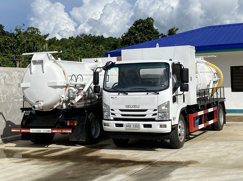 ISUZU camiones de aguas residuales por vacío para Filipinas