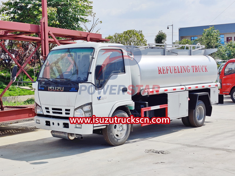 Camión cisterna de repostaje ISUZU NKR 5000 litros