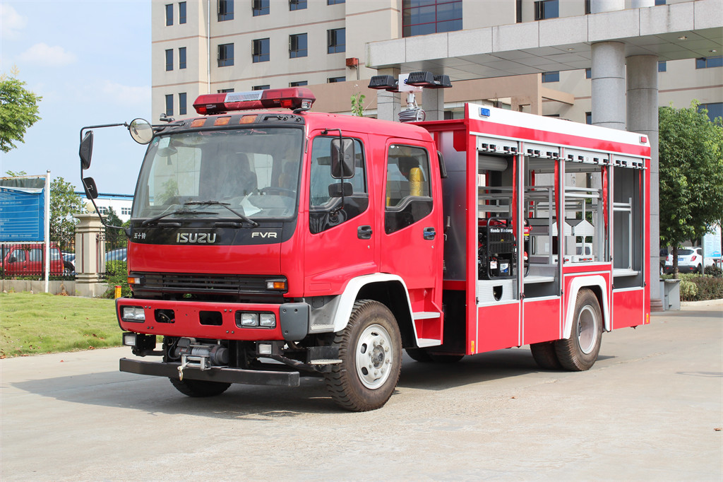 Camión de bomberos de rescate Isuzu con cabrestante, grúa y generador