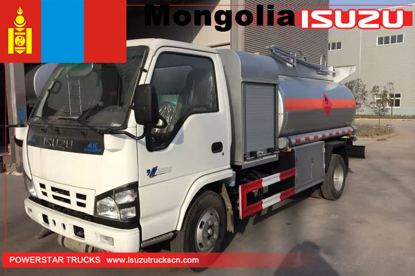 Mongolia 1 unidad de camión cisterna de combustible Isuzu
    