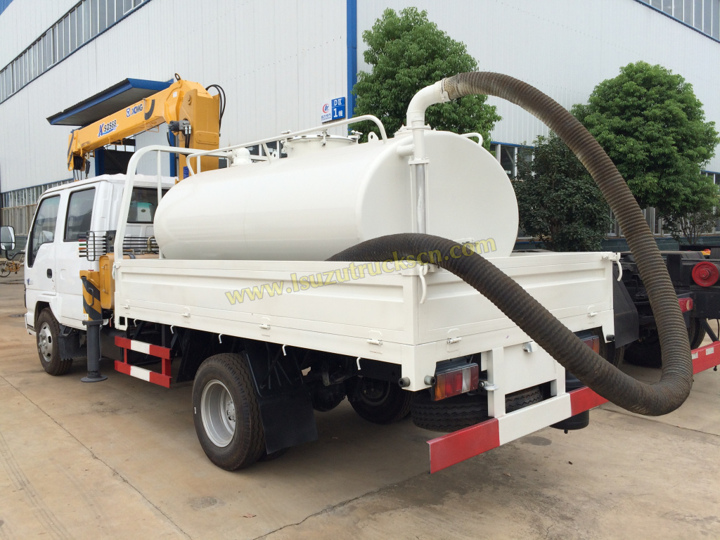 Grúa montada en camión con bomba de aguas residuales al vacío Isuzu de construcción personalizada de 3,2 toneladas
    