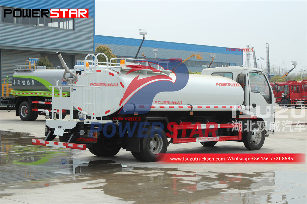 Camión rociador de agua de acero inoxidable ISUZU NKR/600P 5CBM a buen precio a la venta