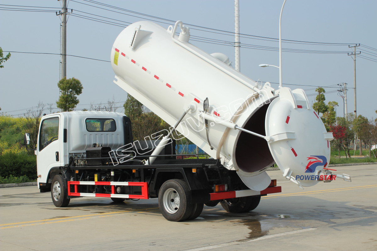 Camiones cisterna de aguas residuales al vacío isuzu NPR de Japón