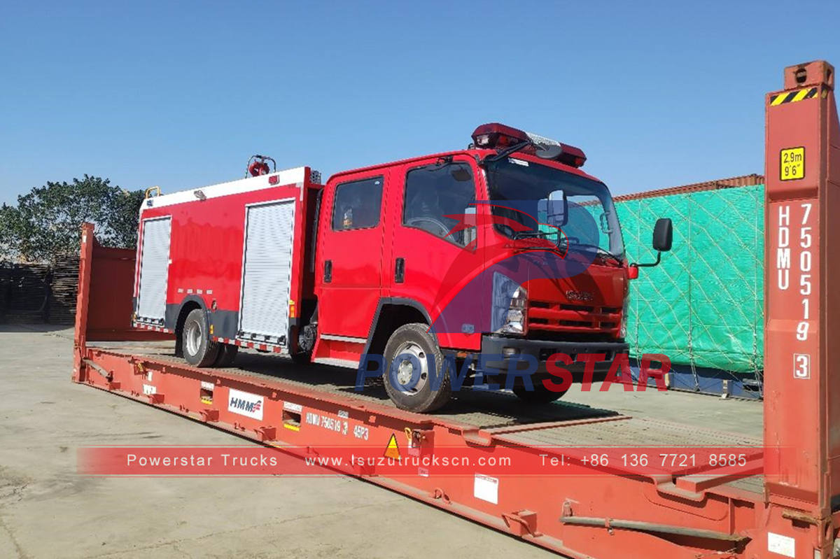 Camión de bomberos ISUZU cargando a bordo