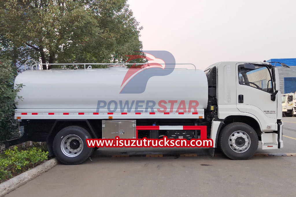 Camión cisterna de agua potable ISUZU GIGA 12000L a la venta