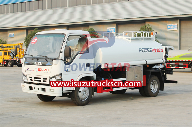 Camión de agua potable ISUZU