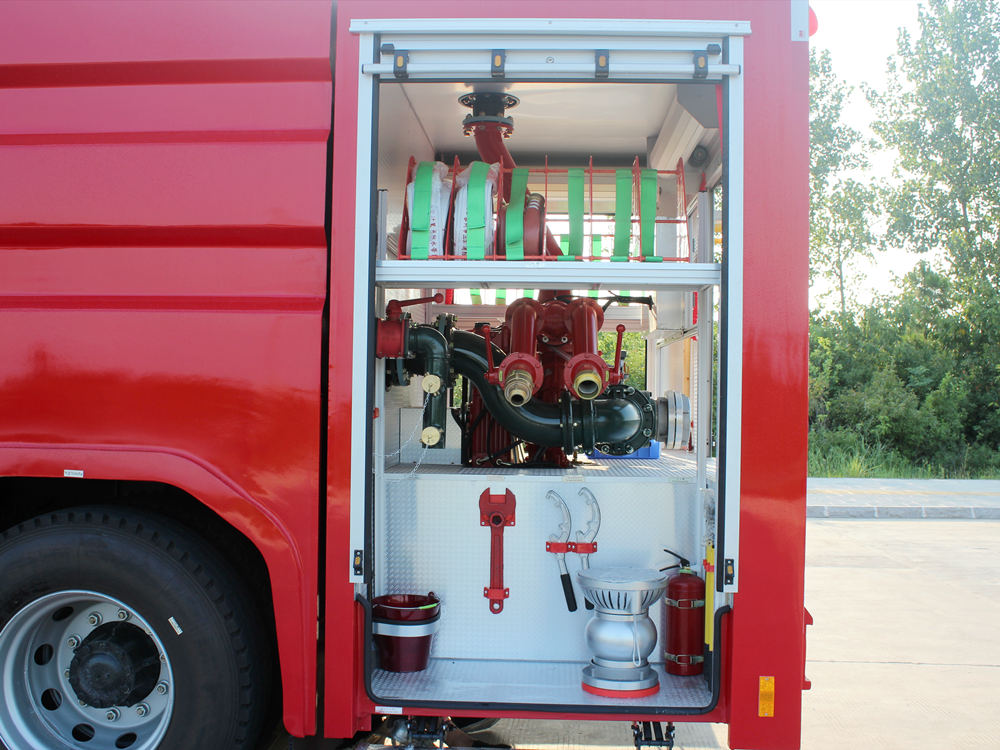 camión de bomberos isuzu