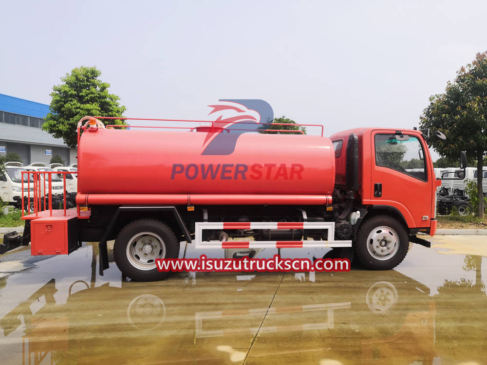 Camión Isuzu NPR nuevo y usado con cisterna de agua potable a la venta
