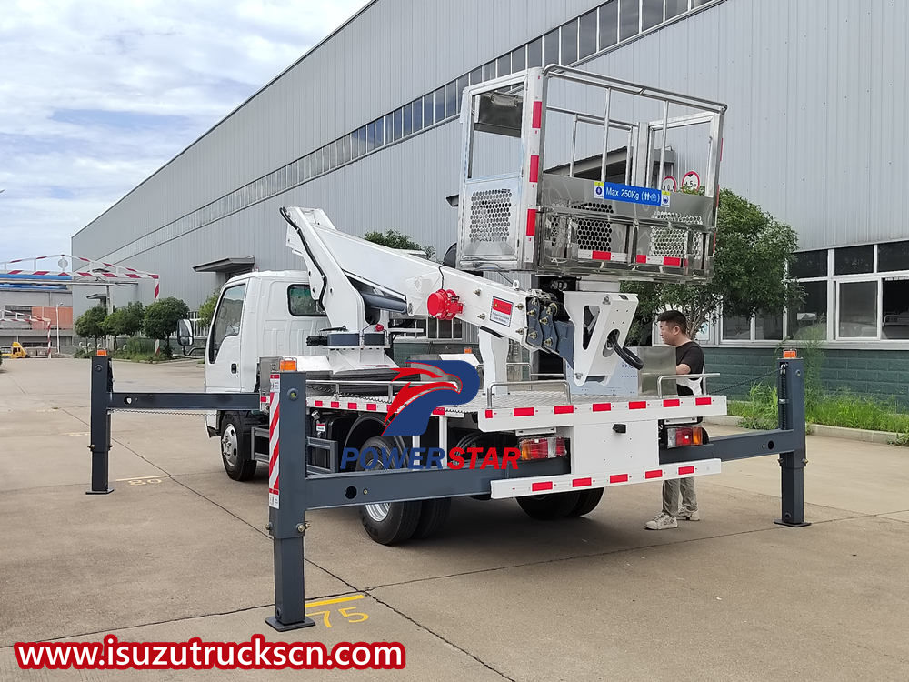 Camión de trabajo aéreo con pluma telescópica Isuzu