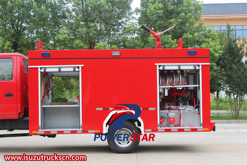 Camión de bomberos con tanque de agua Isuzu 4WD