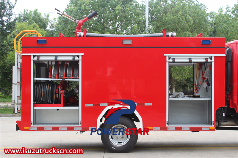 Camión de bomberos con tanque de agua Isuzu 4WD