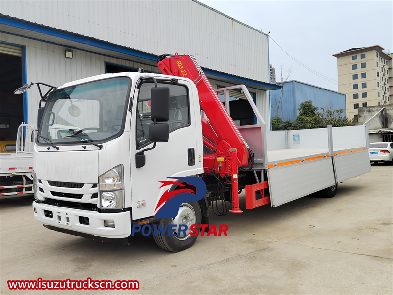 Grúa montada sobre camión con pluma articulada Isuzu 700P de 5 toneladas