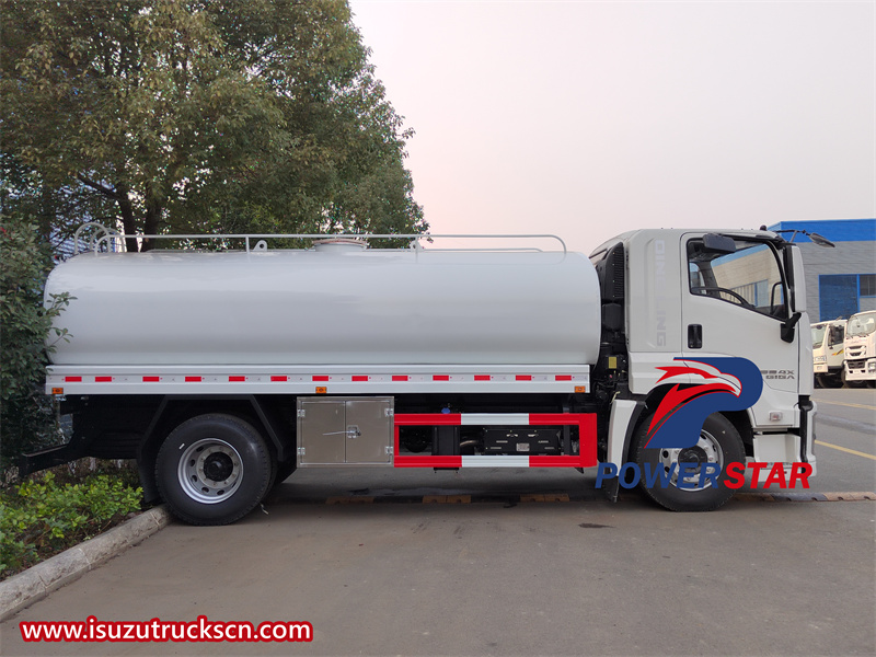 Camión repartidor de agua potable Isuzu GIGA 4x2 12000L