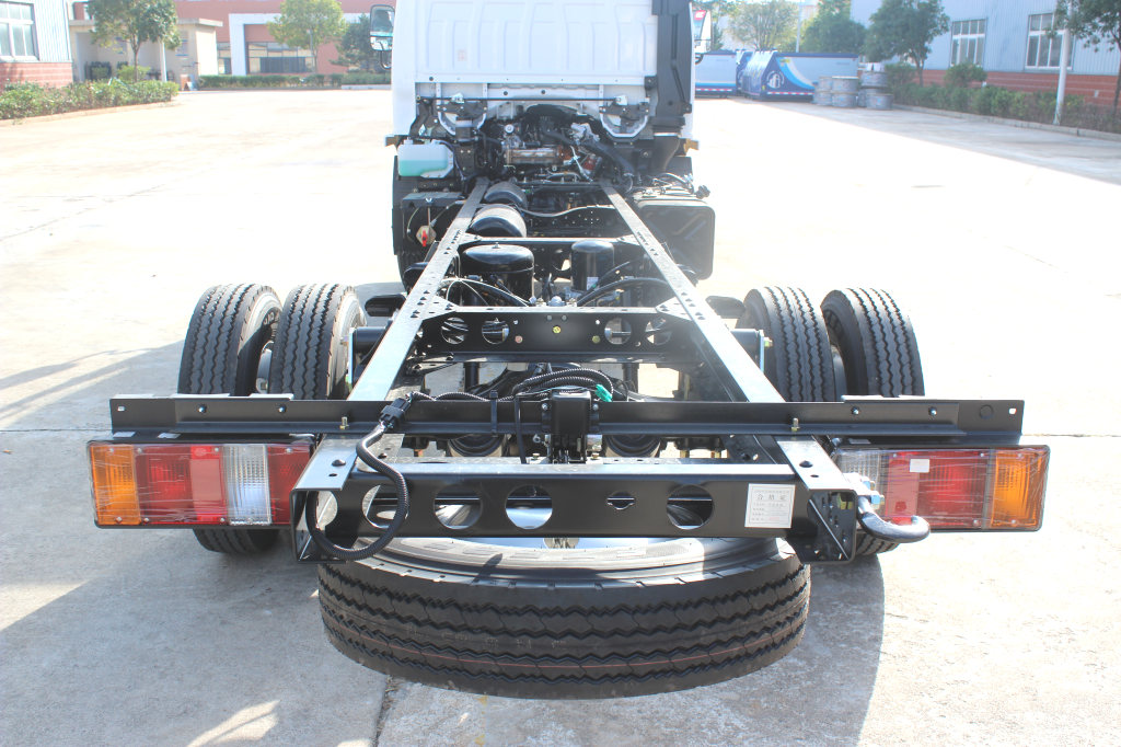 Japan Isuzu 600P NPR NKR cabin chassis truck for sale 