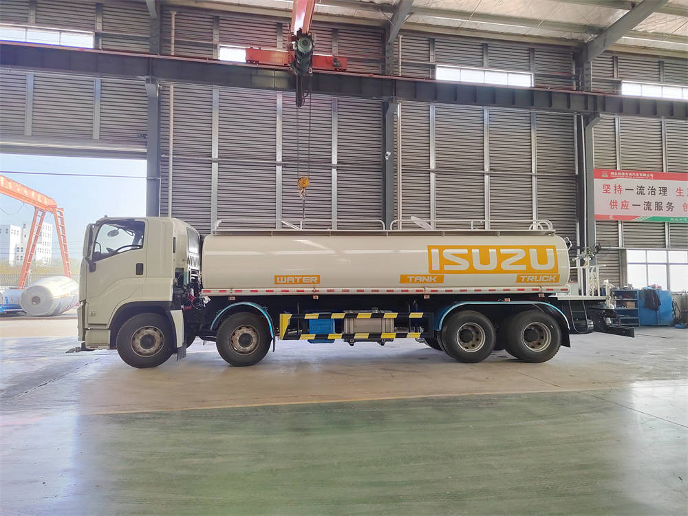  Isuzu 8X4 Giga 22000L Water Sprinkler Tank 