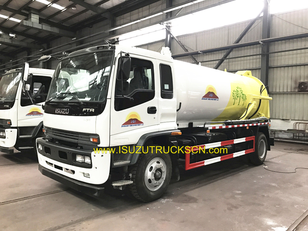 Chasis de camión Isuzu FTR de camión cisterna de vacío de aguas residuales de 12,000L
    