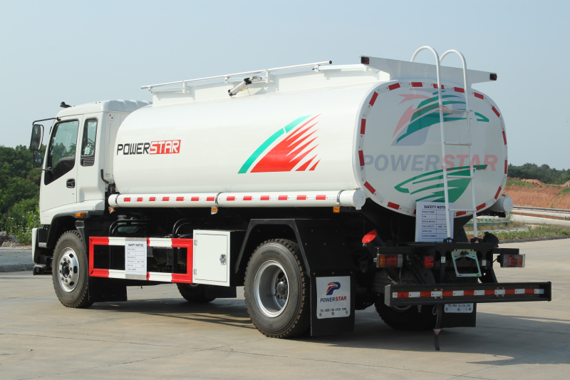Camión cisterna de combustible Isuzu FTR de Etiopía 12000L
    
