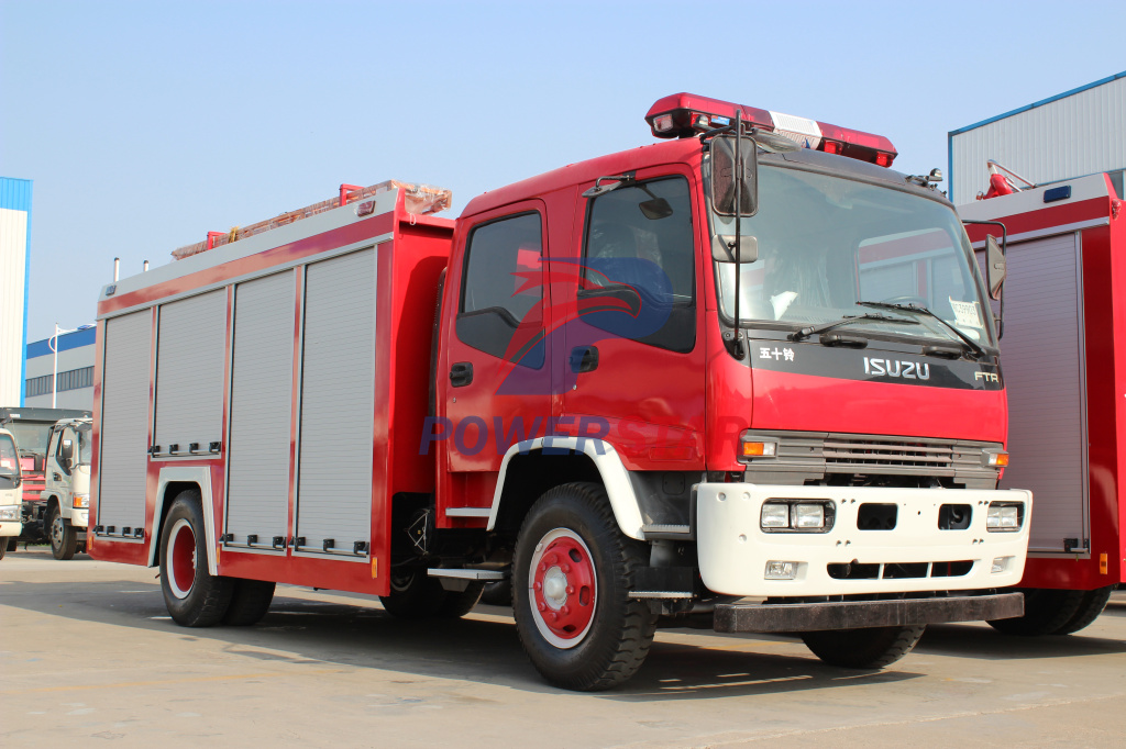 Vehículo contra incendios de espuma Powerstar Truck 5000L con chasis Isuzu FTR
    